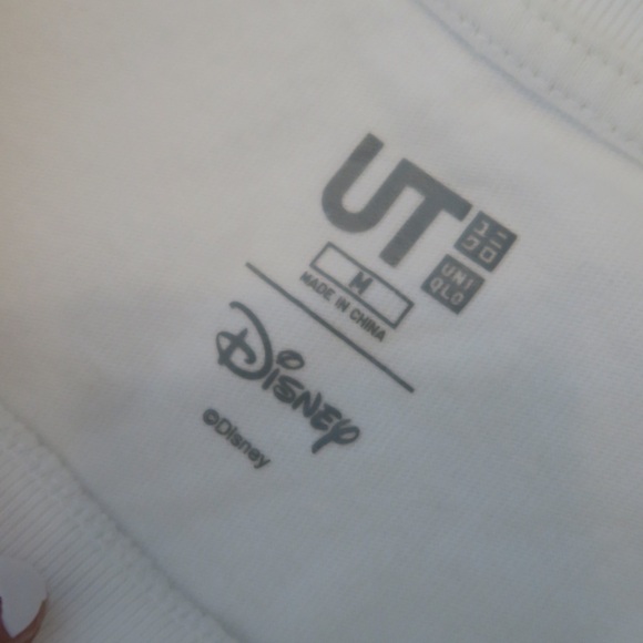 Disney‎ Uniqlo - White Embroidered Graphic T-Shirt - size Medium - Picture 5 of 8
